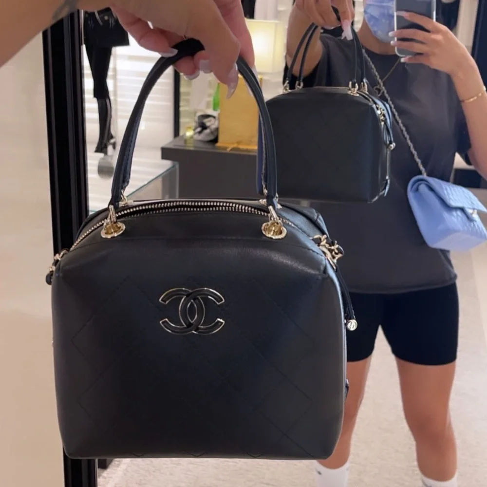 Chanel Black Vanity Case - Picture 1 of 6
